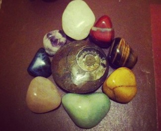 9326013280 c48f461116 chakra stones e1452183207897 325x264 1